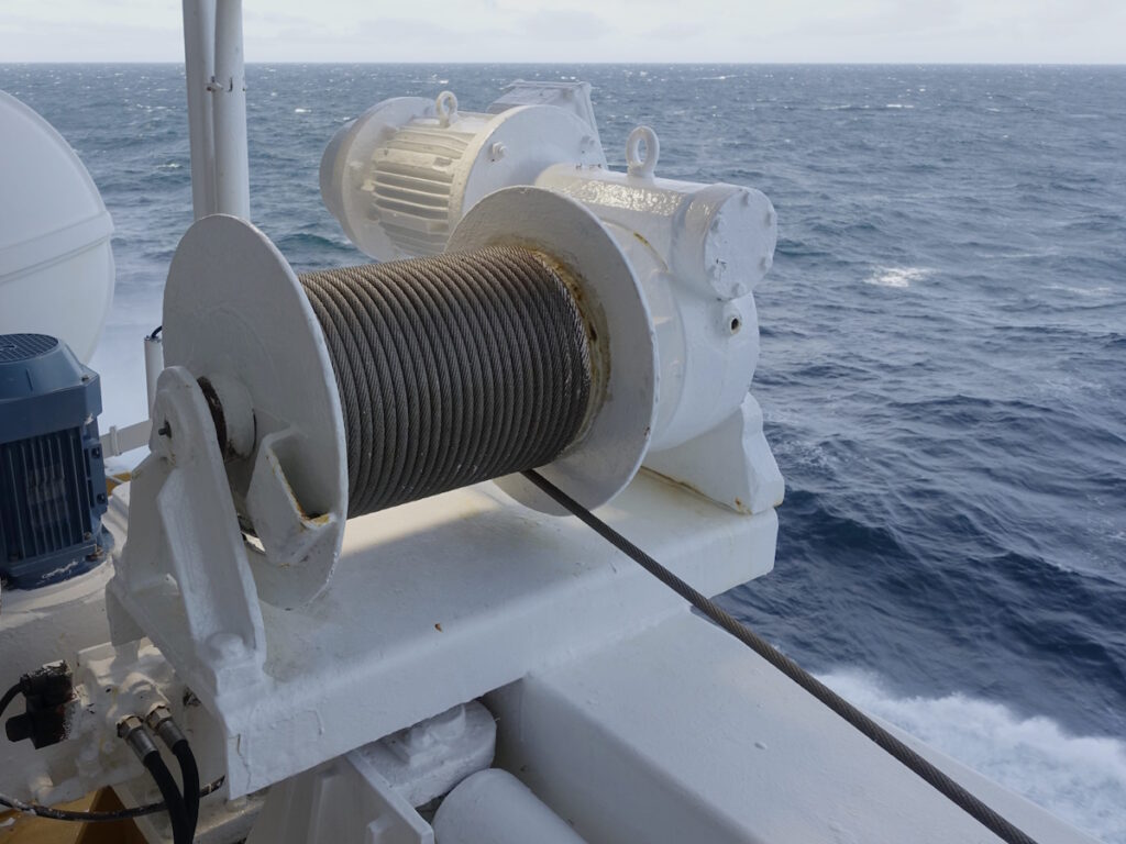 Nautical Winch Image 1024x768 1