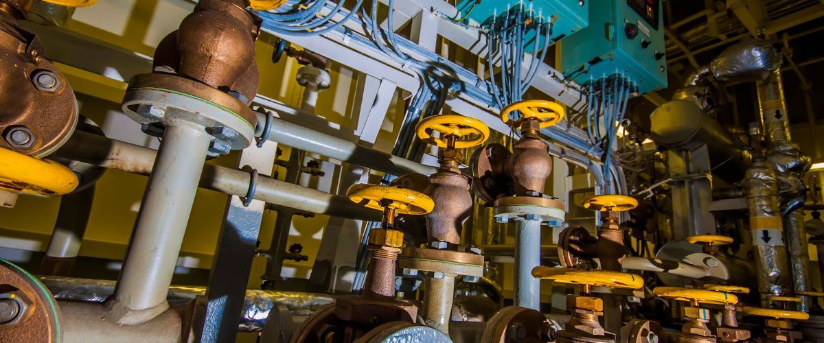 Memahami Jenis Oli Mesin Kapal Diesel vs  Bensin 1200x500