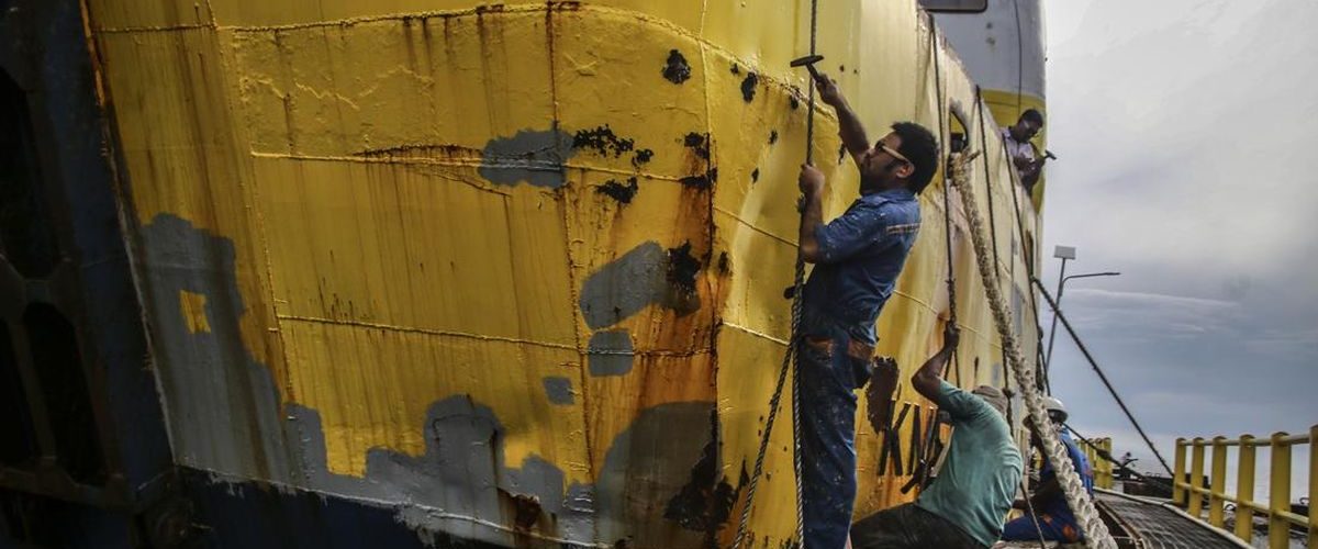 Perawatan kapal feri antarpulau di ternate 1743913215168 169 1200x500